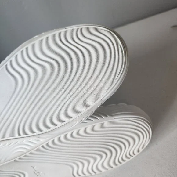 Alaia Knit Sneaker "EUC" - Picture 10 of 16